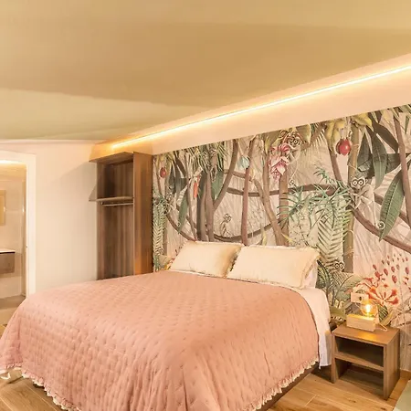 Guest house Palazzo Falcinelli Luxury In Center With Air Conditioning And Elevator