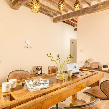 Palazzo Falcinelli Luxury In Center With Air Conditioning And Elevator Guest house Montepulciano
