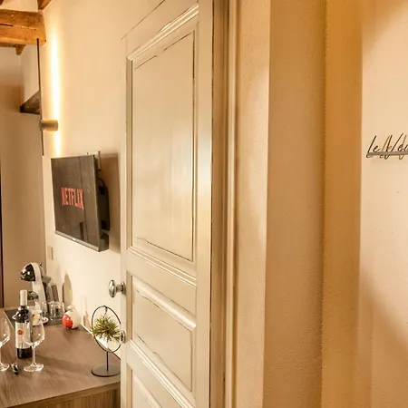 Palazzo Falcinelli Luxury In Center With Air Conditioning And Elevator Guest house *