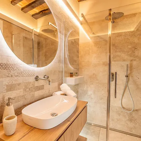 Palazzo Falcinelli Luxury In Center With Air Conditioning And Elevator