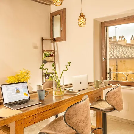 Palazzo Falcinelli Luxury In Center With Air Conditioning And Elevator Guest house Montepulciano